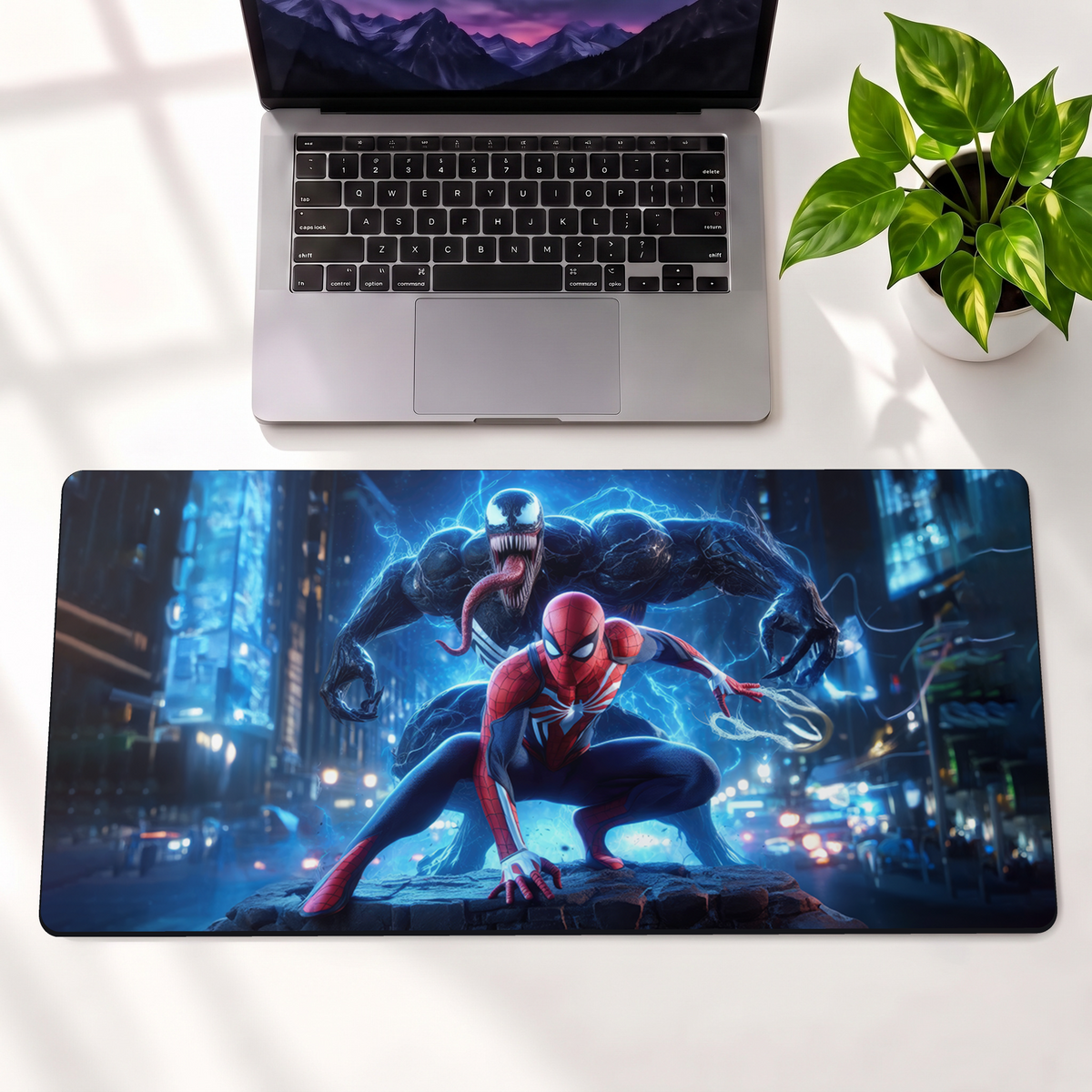 Venomous Spider Duo Desk Mat Mouse Pad